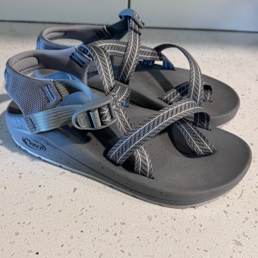 Chaco CushZ Mens 9 Grey Sport Sandals Toe Loop Comfort Footbed